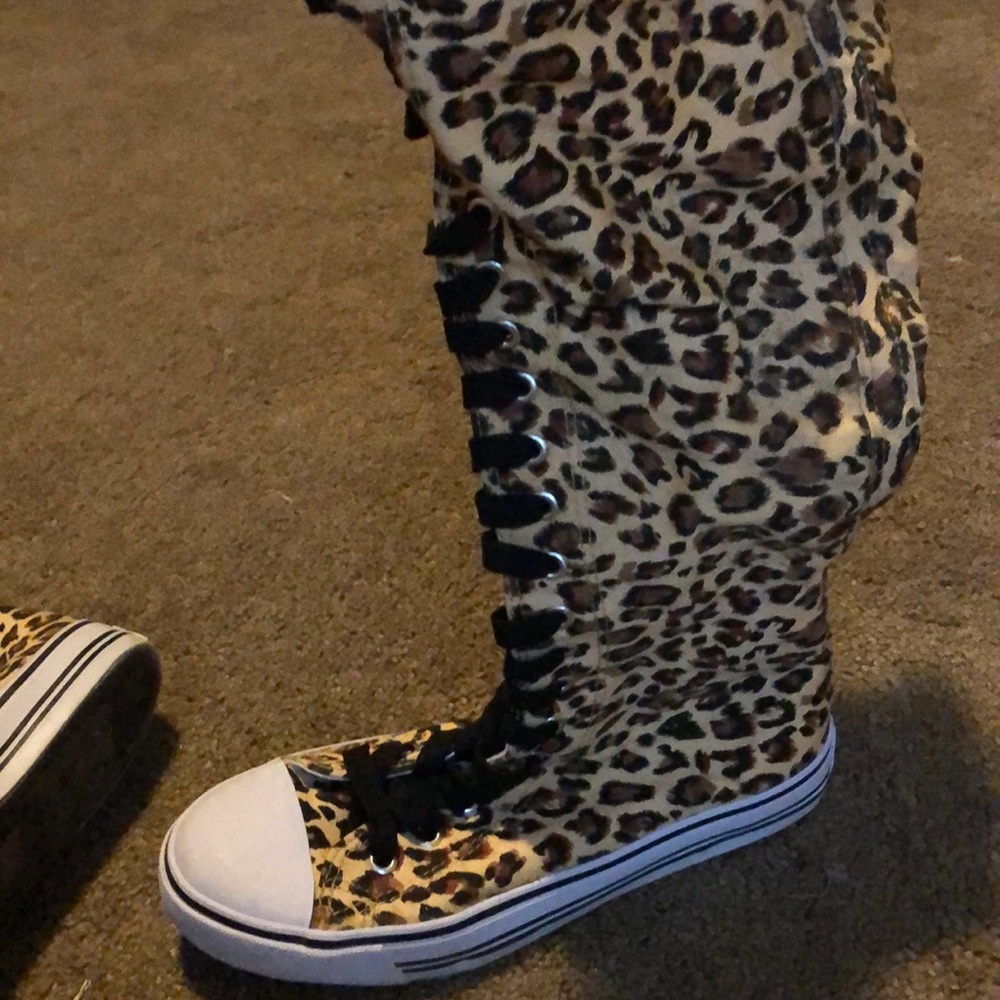 Shoes - Picture 2 of 4